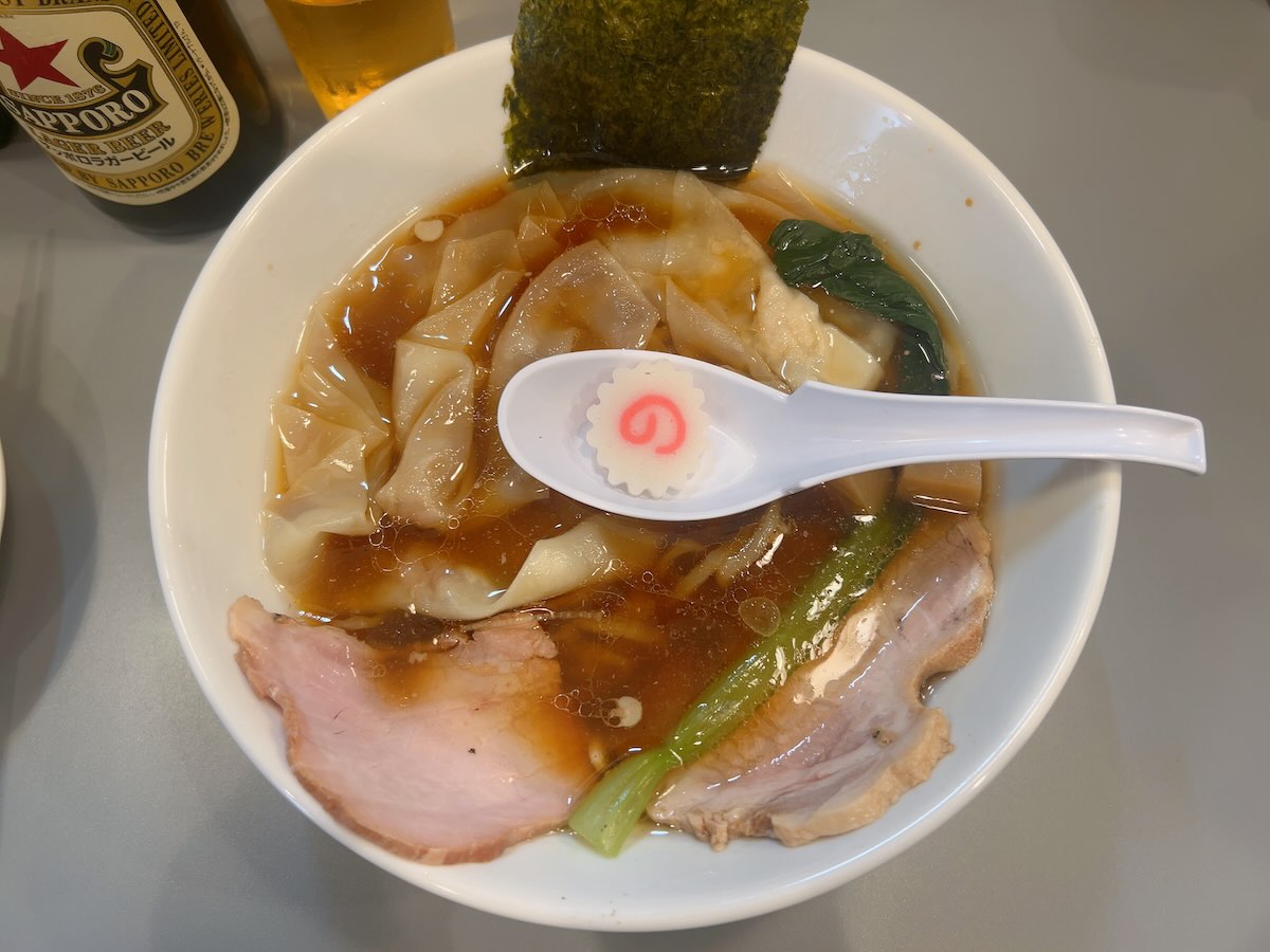 「アサガキタ」の醤油ワンタン