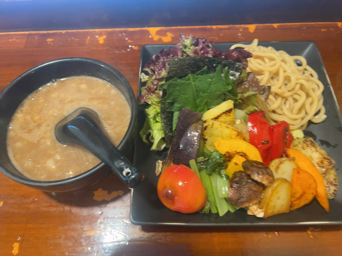 「camino」の野菜つけめん