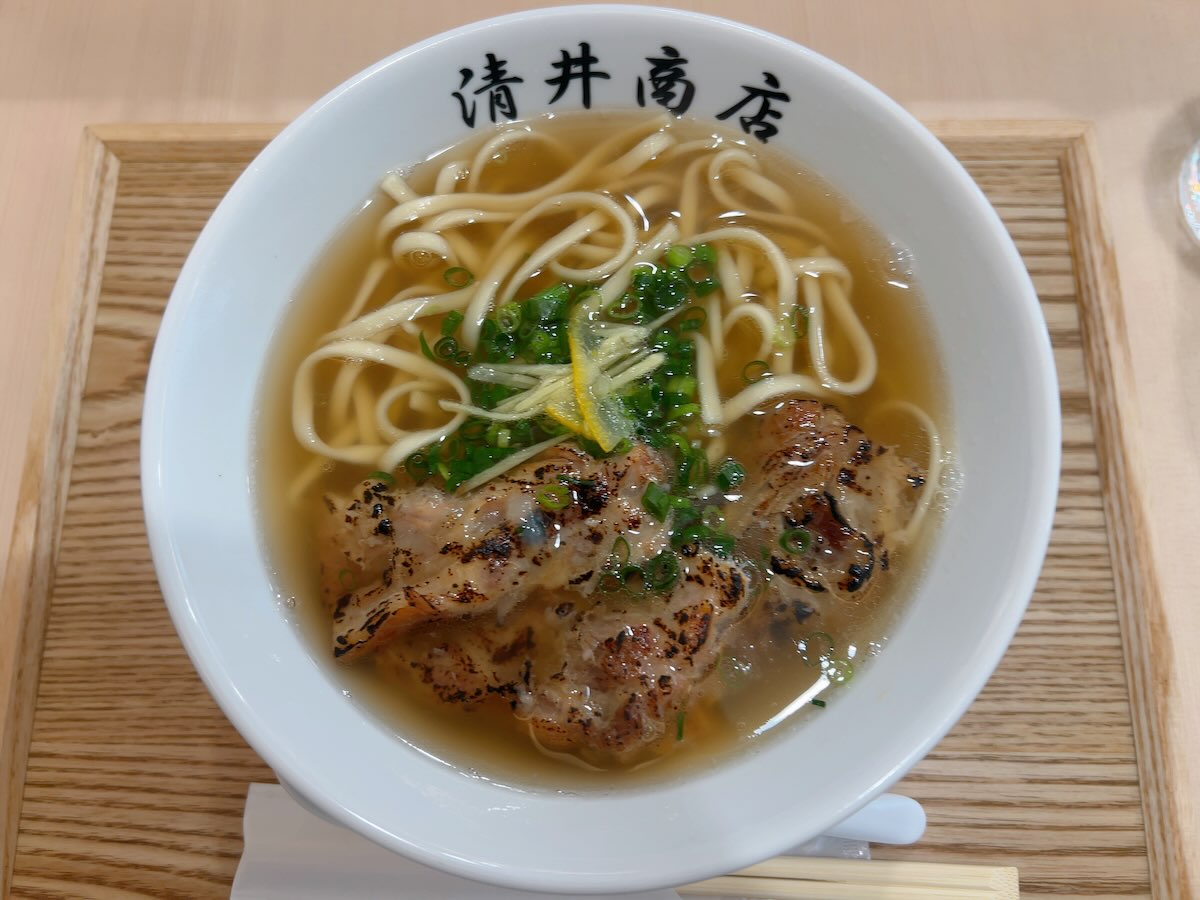 「沖縄特製ソーキそば 清井商店」のソーキそば