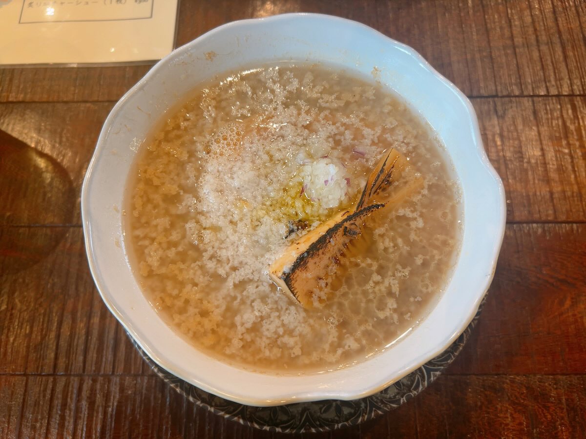 「古民家ヌードゥル 黒揚羽森住」の黒中華、おゞ油