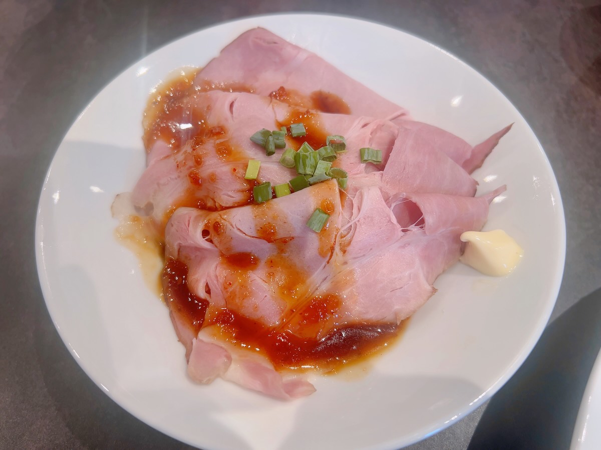「むかん 横浜」の肉丼