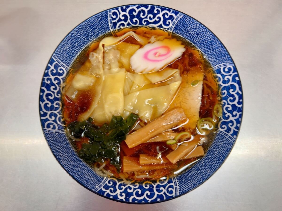 「西新井らーめん」のワンタンメン