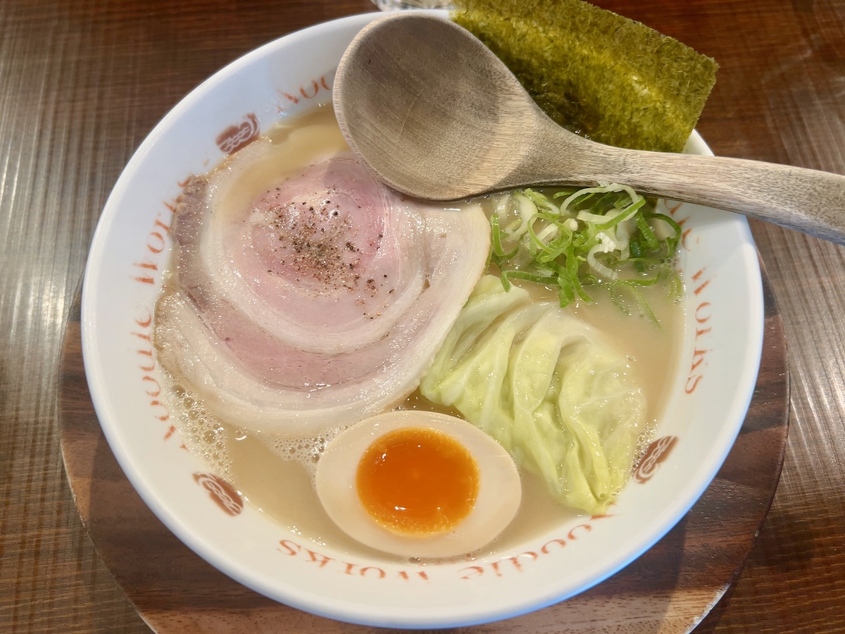 「ヌードルワークス 茅ヶ崎店」のらぅめん