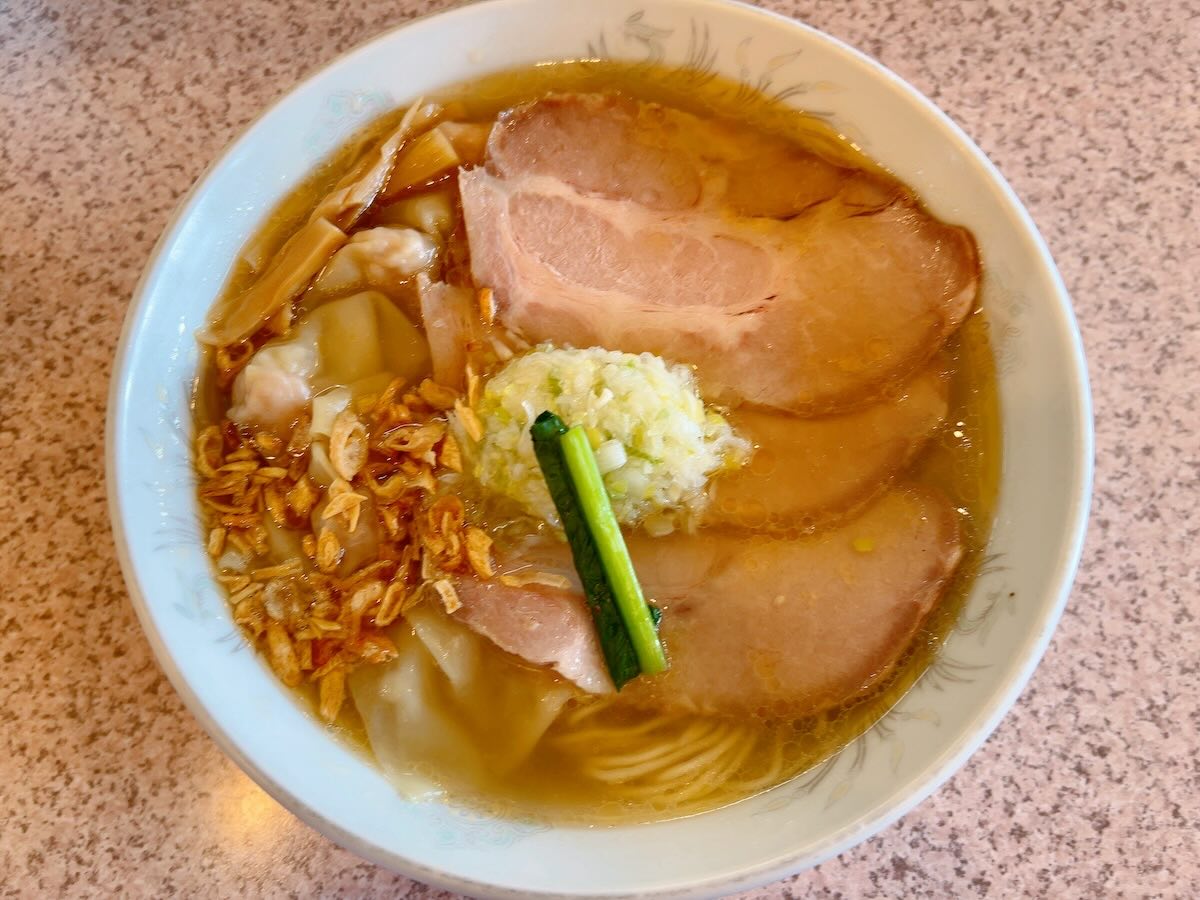 「ラー麺専門店 こしがや」の塩ネギチャーシューワンタンメン