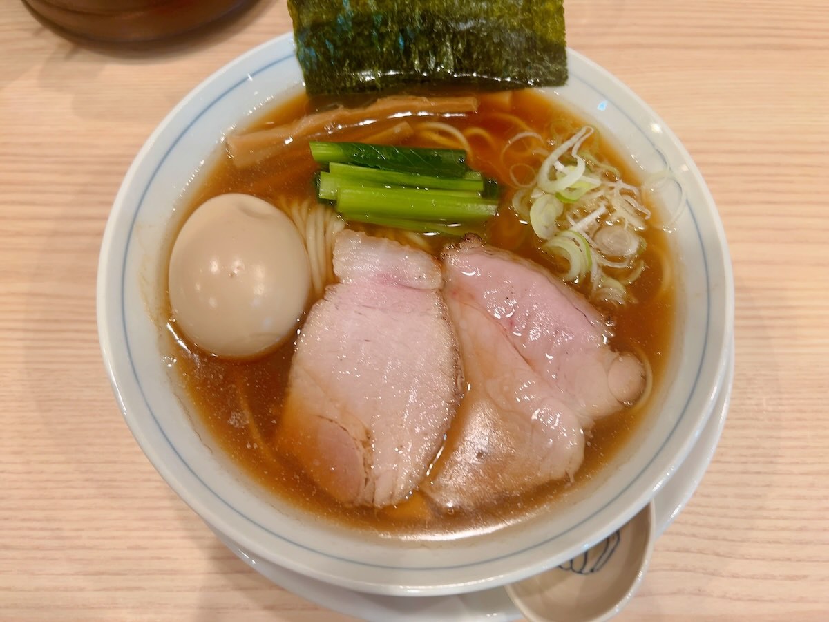 「らーめん 3000」の味付けたまご醤油らーめん