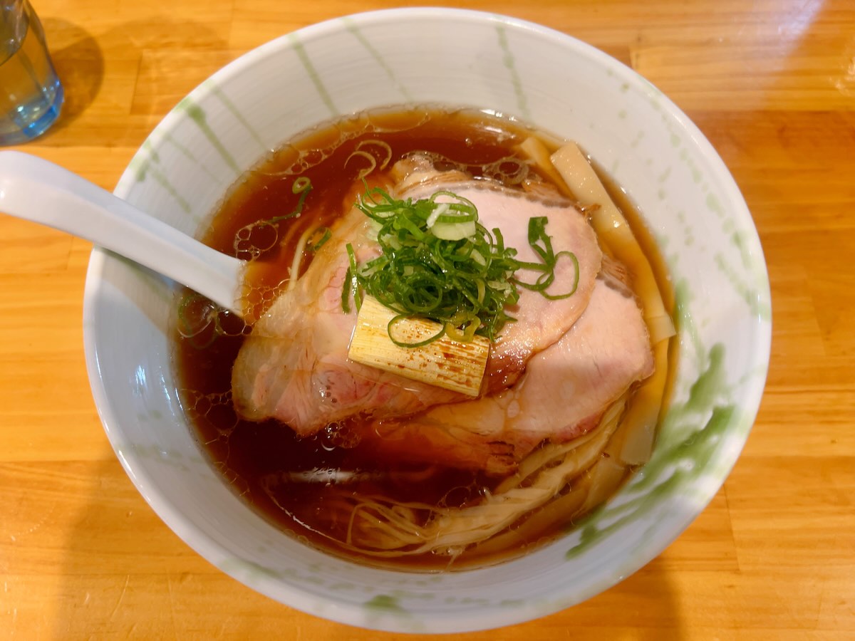 「川の先の上」のらーめん正油