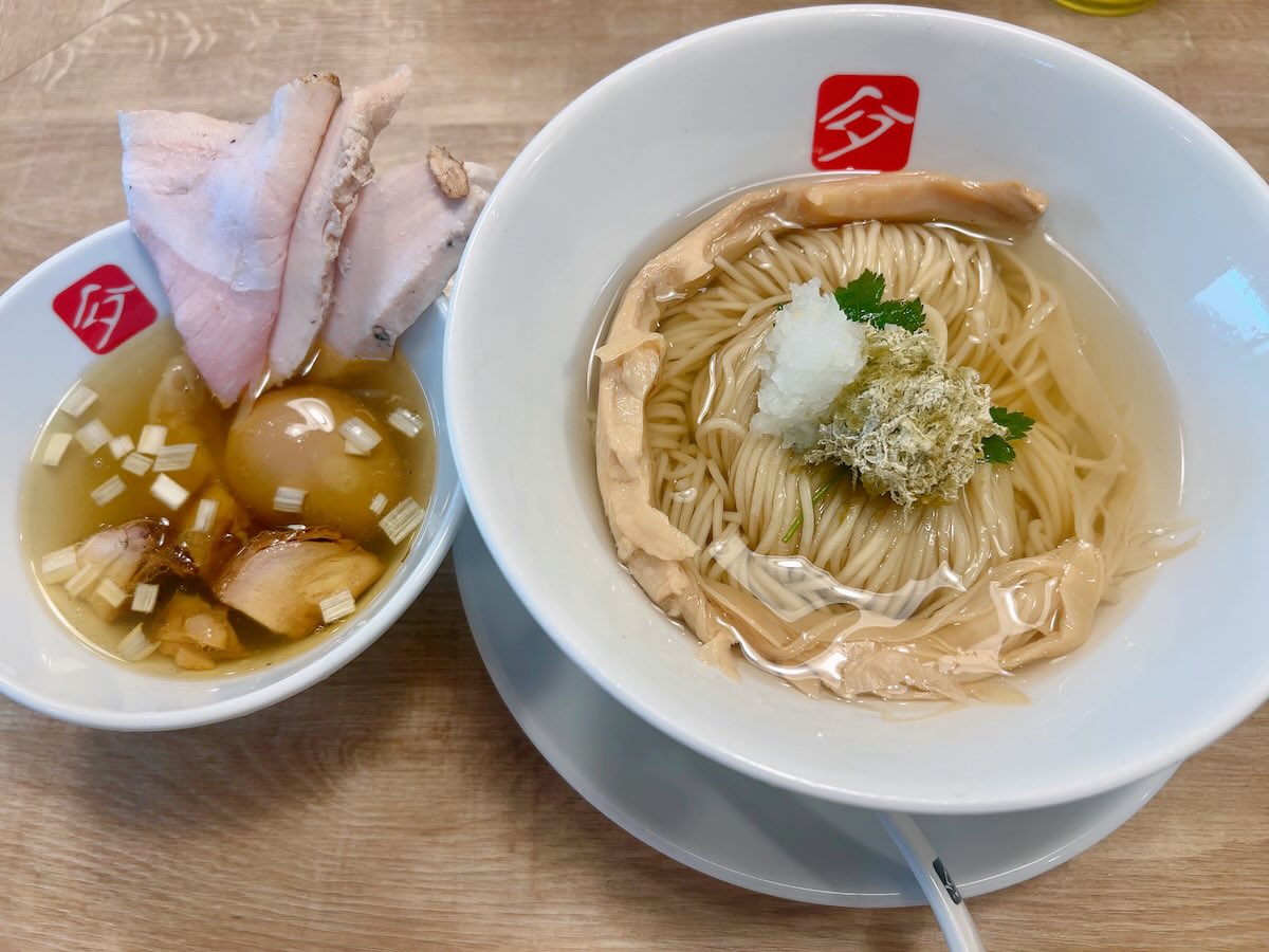 「KITCHEN TAKANO」の特製つけそば（塩）