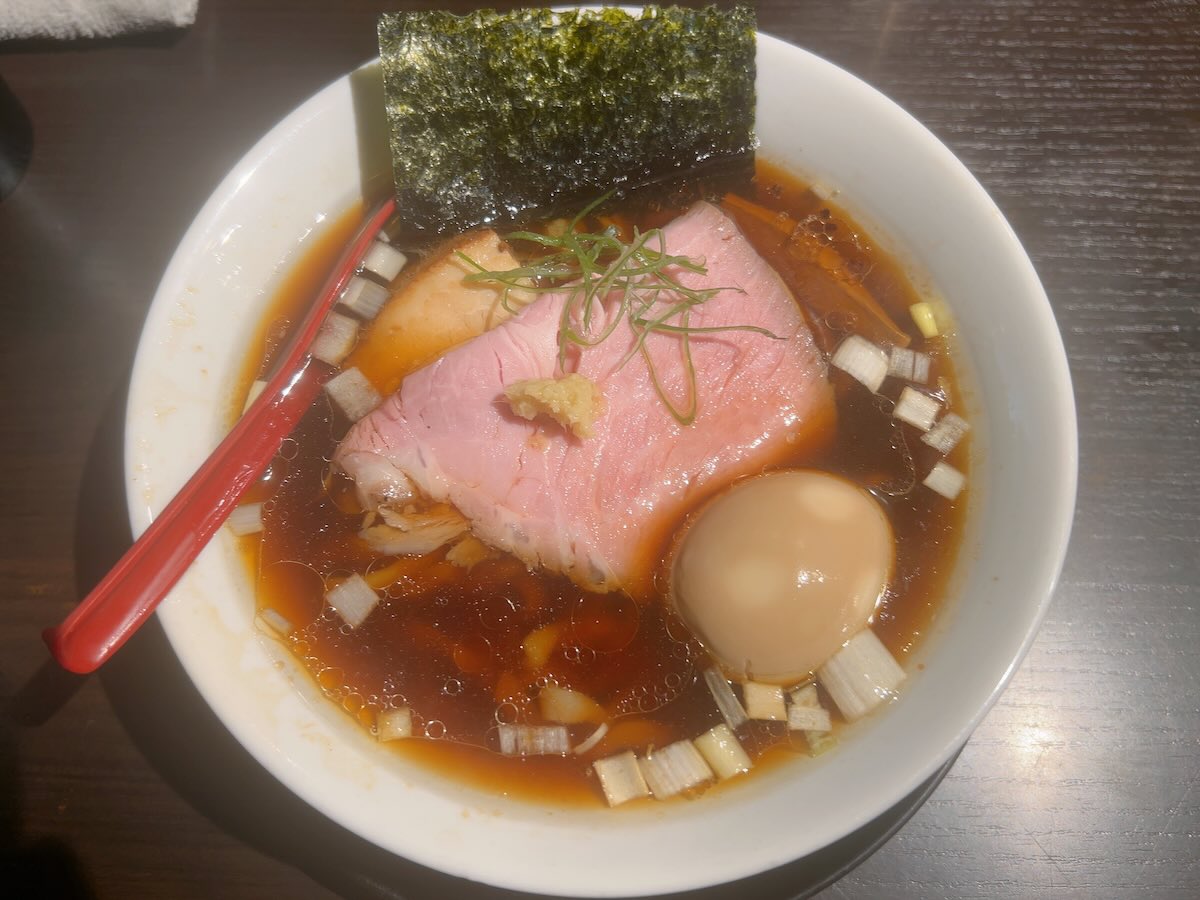 「麺処 夏海」の味玉醤油らぁめん