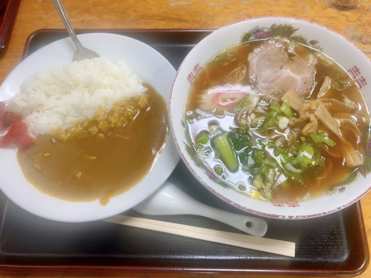 「ほそ島や」の中華ソバ、半カレーライス